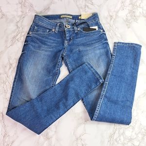 Guess Low Rise Skinny Jeans in Resolute Wash Size 24 Regular